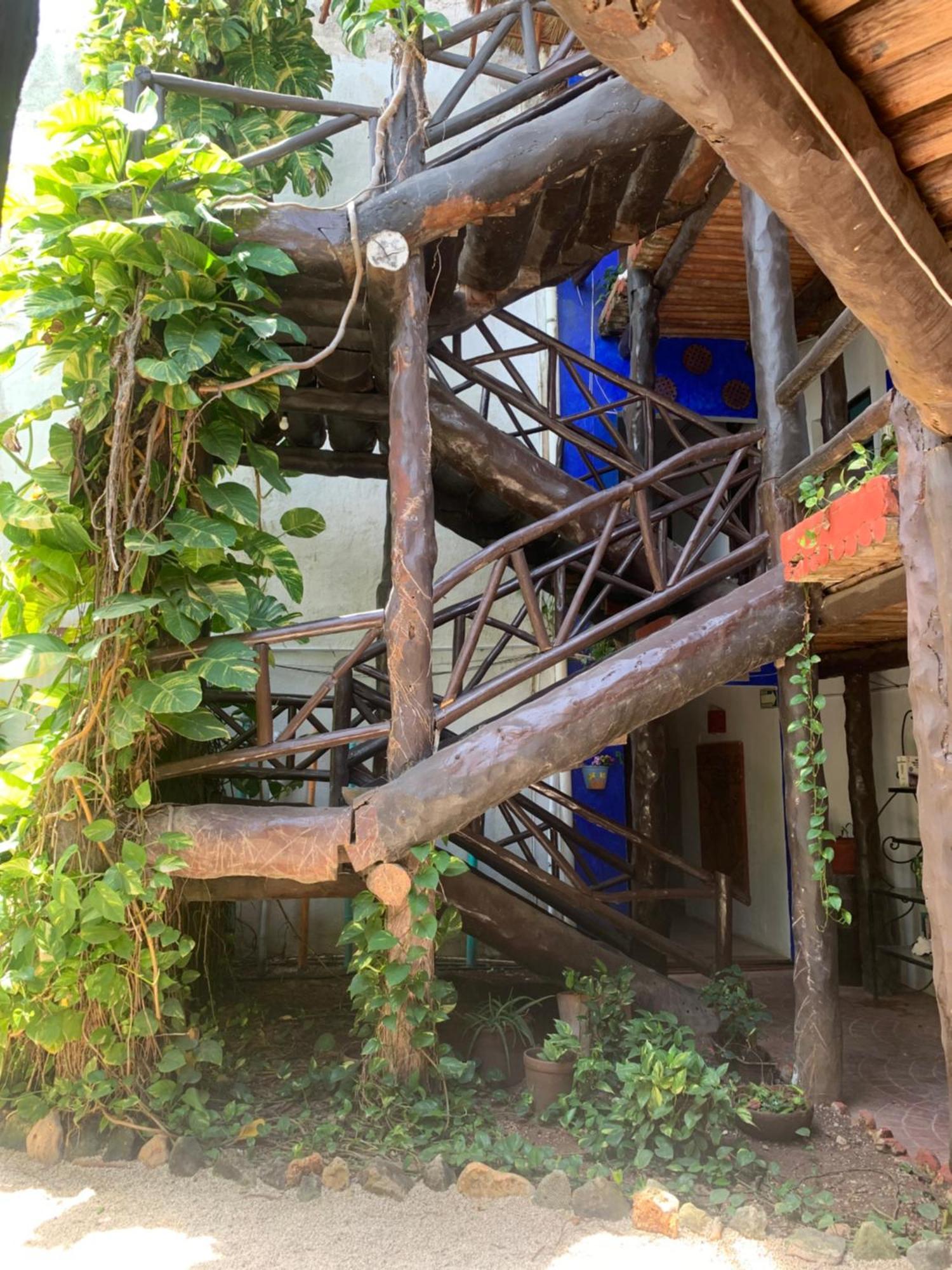 Casa Caribe Cancún Exterior foto Spiral staircase at the house