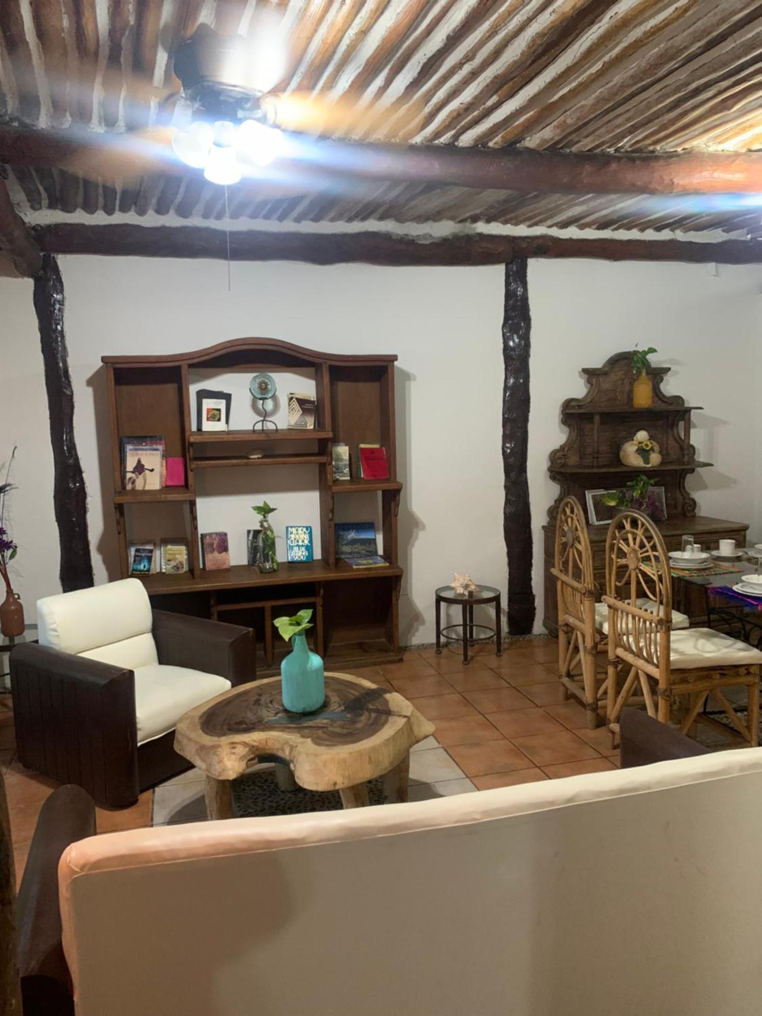 Casa Caribe Cancún Exterior foto Interior of a typical house in San Cristóbal de Las Casas